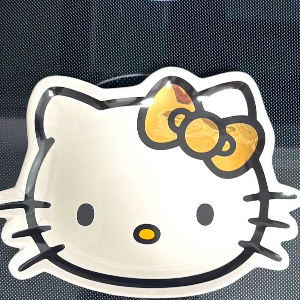 Hello kitty Plate